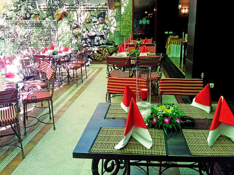 Hotel Prahova Plaza Ploiesti Exterior photo